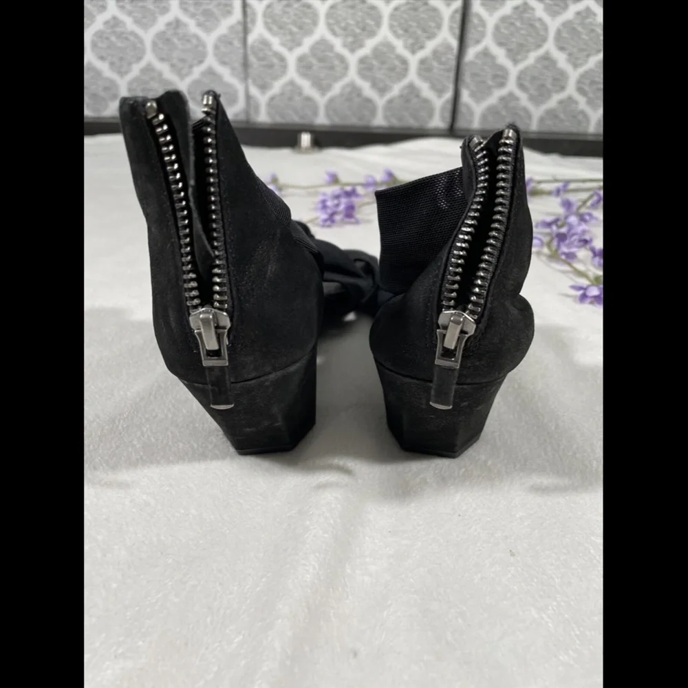 $195 Eileen Fisher Joy Twist Strappy Heeled Sandals in Black [SZ 5.5 ]‎